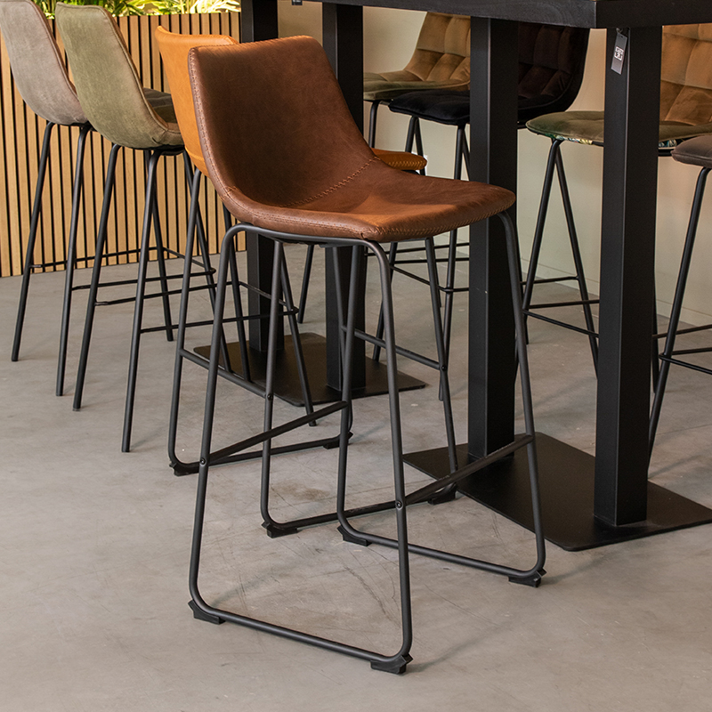 Barkruk I_Risto - Hoog - Marron - BRUIN - Stof, metaal & hout - Industrieel - LABEL51