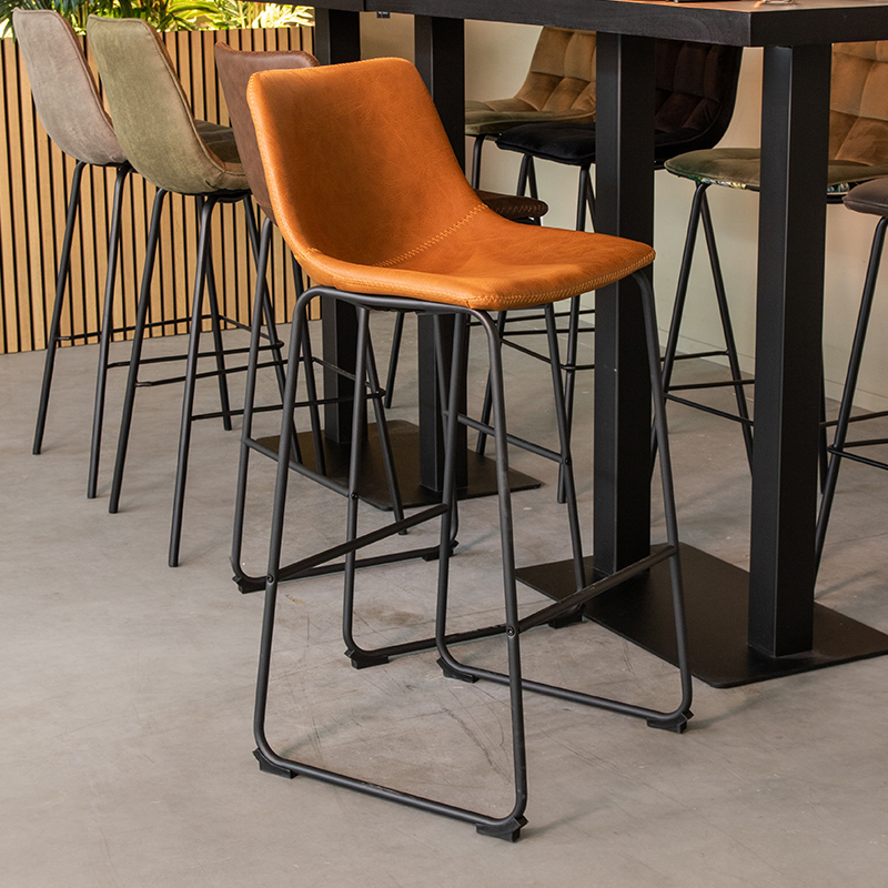 Barkruk I_Risto - Hoog - Cognac - BRUIN - Stof, metaal & hout - Industrieel - LABEL51